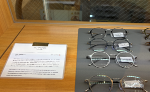 【メガネ男子必見】四角から丸へ。大人の品格を上げる「ソフト＆エレガント」なメガネ選び